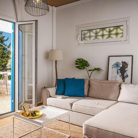 Breeze One Bedroom Apartment By Blupine Афины Экстерьер фото