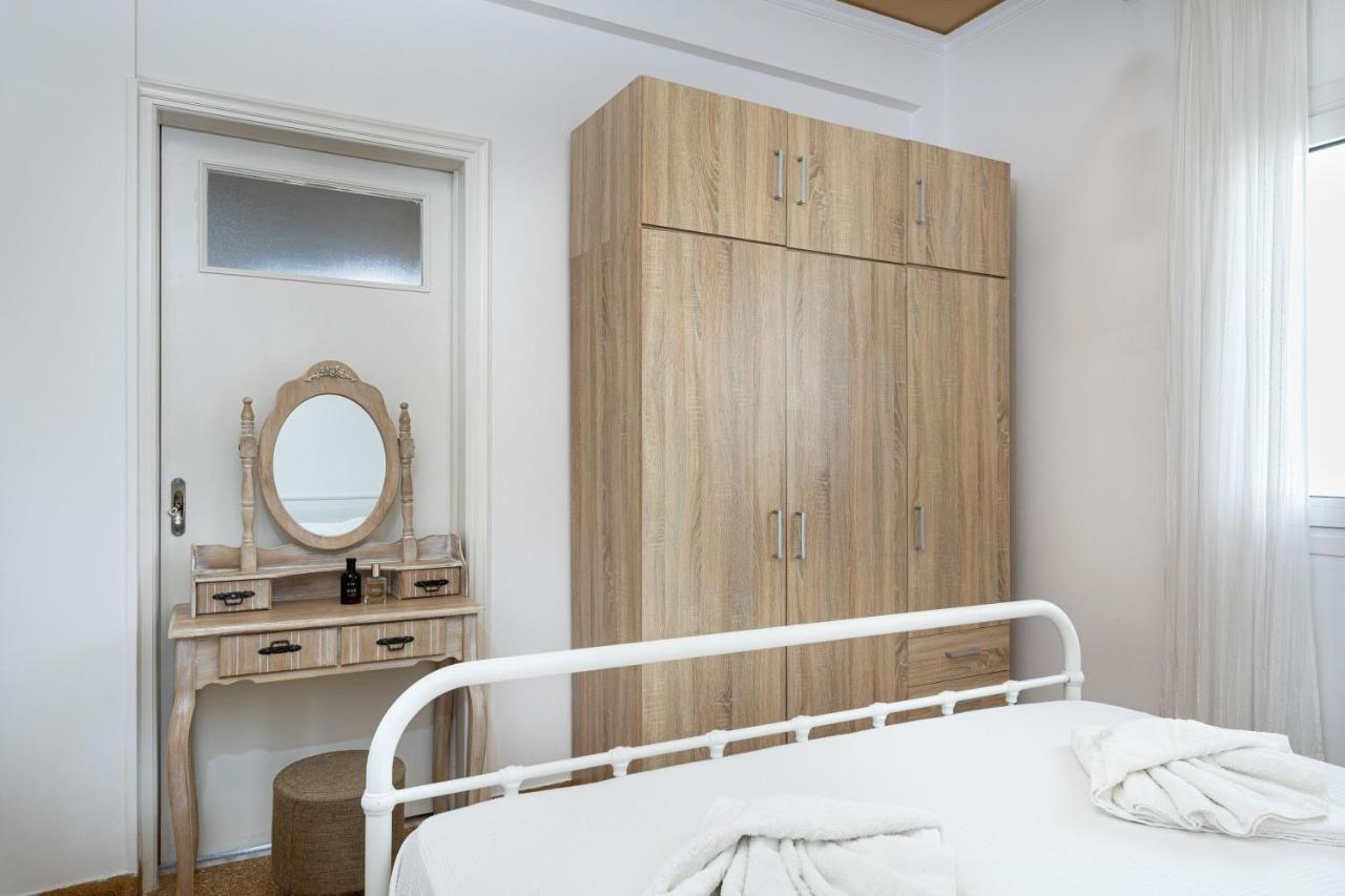 Breeze One Bedroom Apartment By Blupine Афины Экстерьер фото